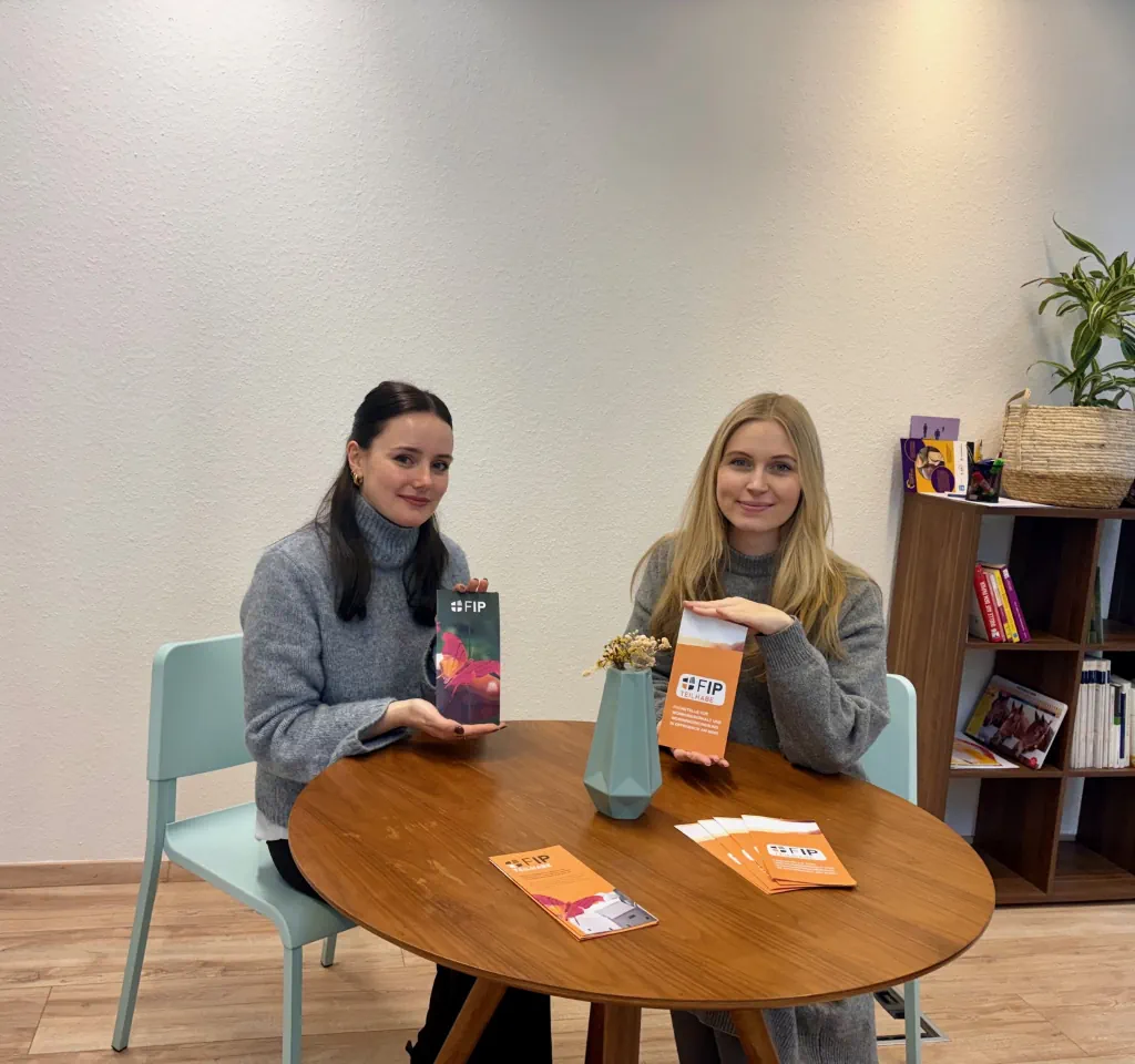 Gruppenbild mit Politikerin und Klientin